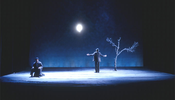 theatre of the absurd in waiting for godot