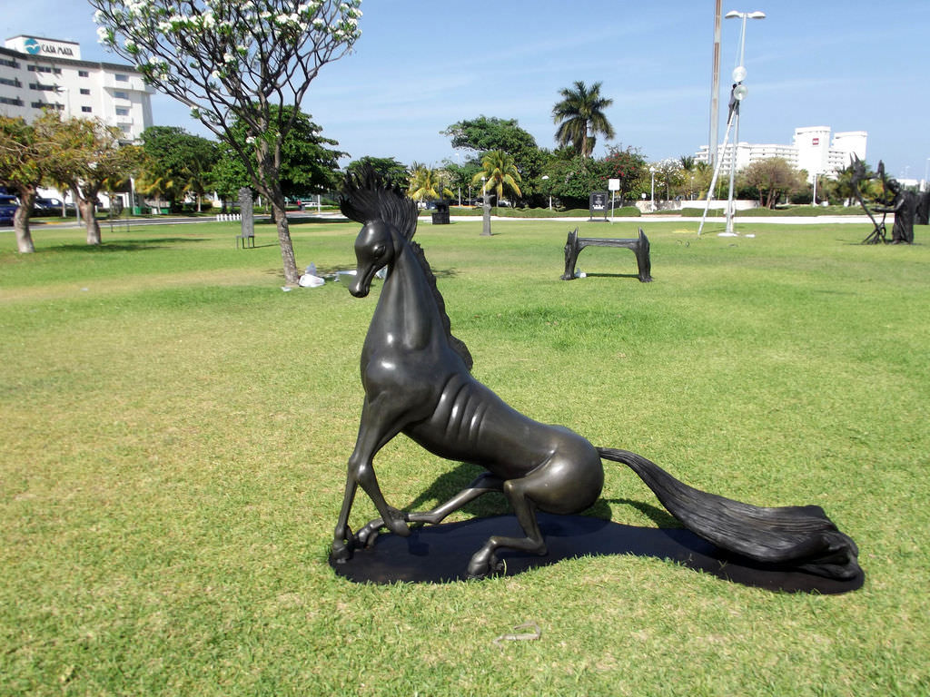 carrngton horse sculpture